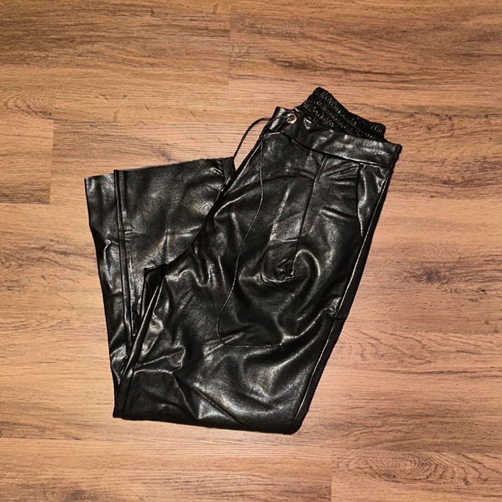 Cropped faux leather pants
